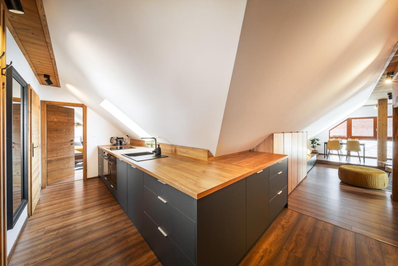 Cozy Mountain Attic Apartment In High Tatras Velka Lomnica Εξωτερικό φωτογραφία